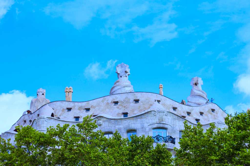 La Pedrera - Photo by Tyler Hendy on Unsplash